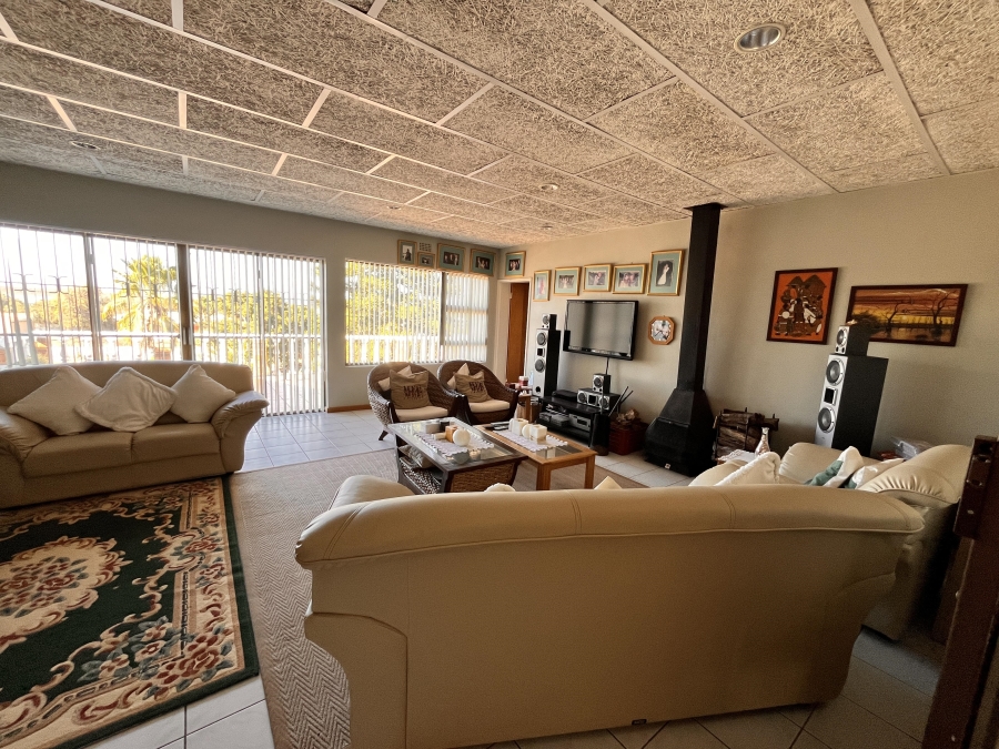 5 Bedroom Property for Sale in Lamberts Bay Western Cape